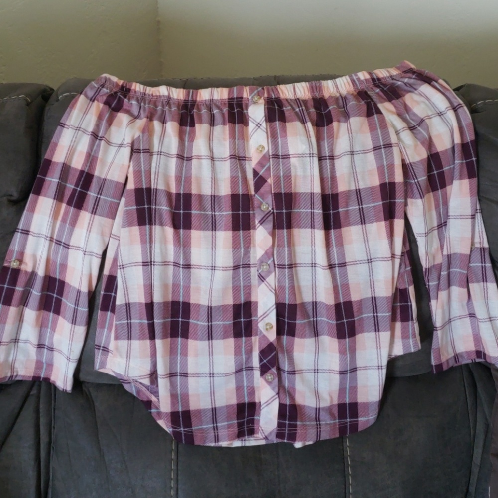 Off shoulder shirt